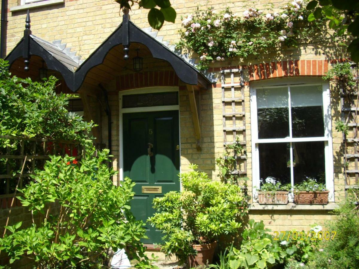 مبيت وإفطار تدينغتون Old Station Gardens, Sw London المظهر الخارجي الصورة